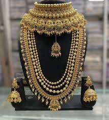 Gold jewellery craftsmanship